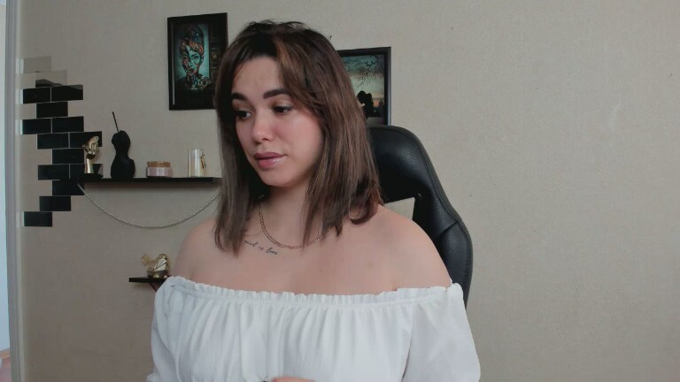 GlamNova's Streamate show and profile