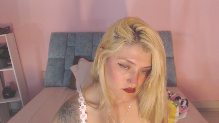 Camila_Cox's Streamate show and profile