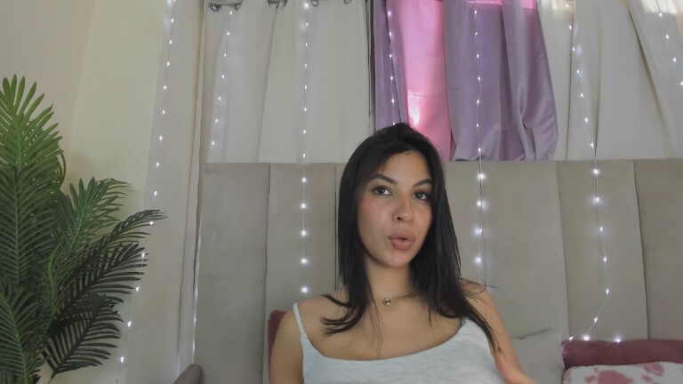 ToriMayer's Streamate show and profile