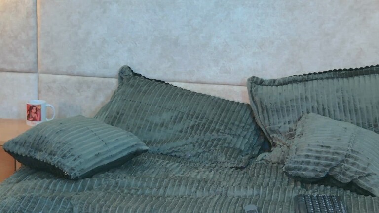 RousseRaven's Streamate show and profile