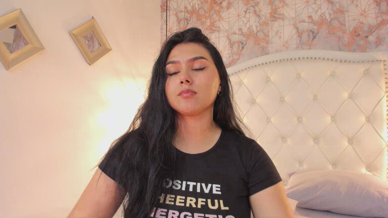 SaharaLyn's Streamate show and profile