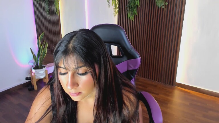 BrunetteeX's Streamate show and profile