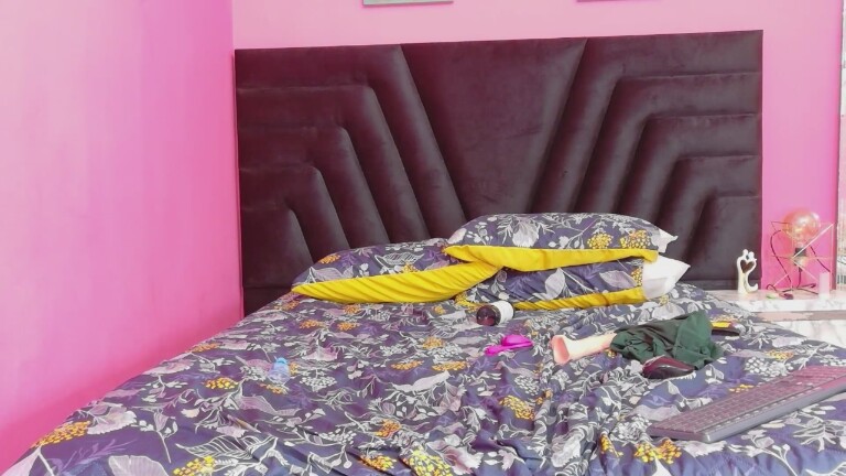 AIXAAA's Streamate show and profile