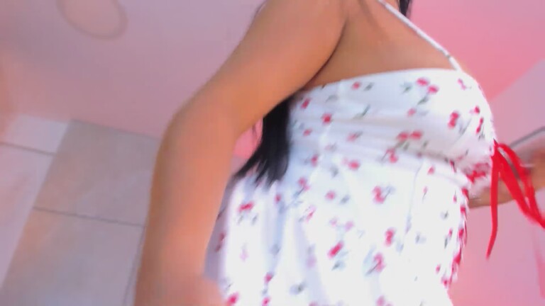 Bella_Harllow's Streamate show and profile